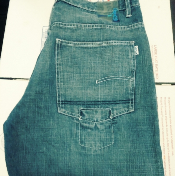 π΄π£A JEANUIN BLEU NEW! MEN JEANππ ππA FANTASTIC VINTAGE GIFT πππ₯Ύ - Picture 1 of 4